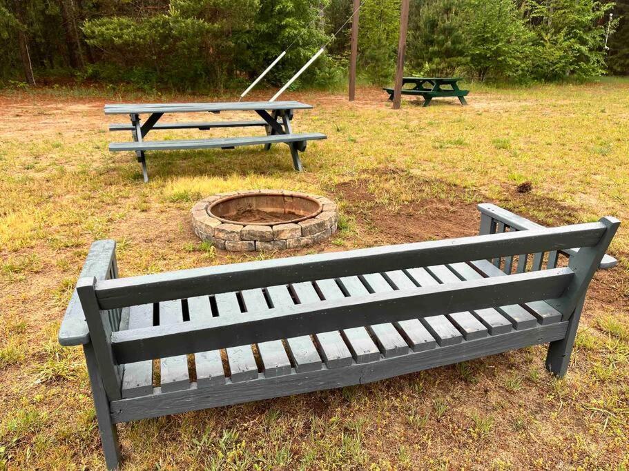 Thompsonville Willow Cabin מראה חיצוני תמונה